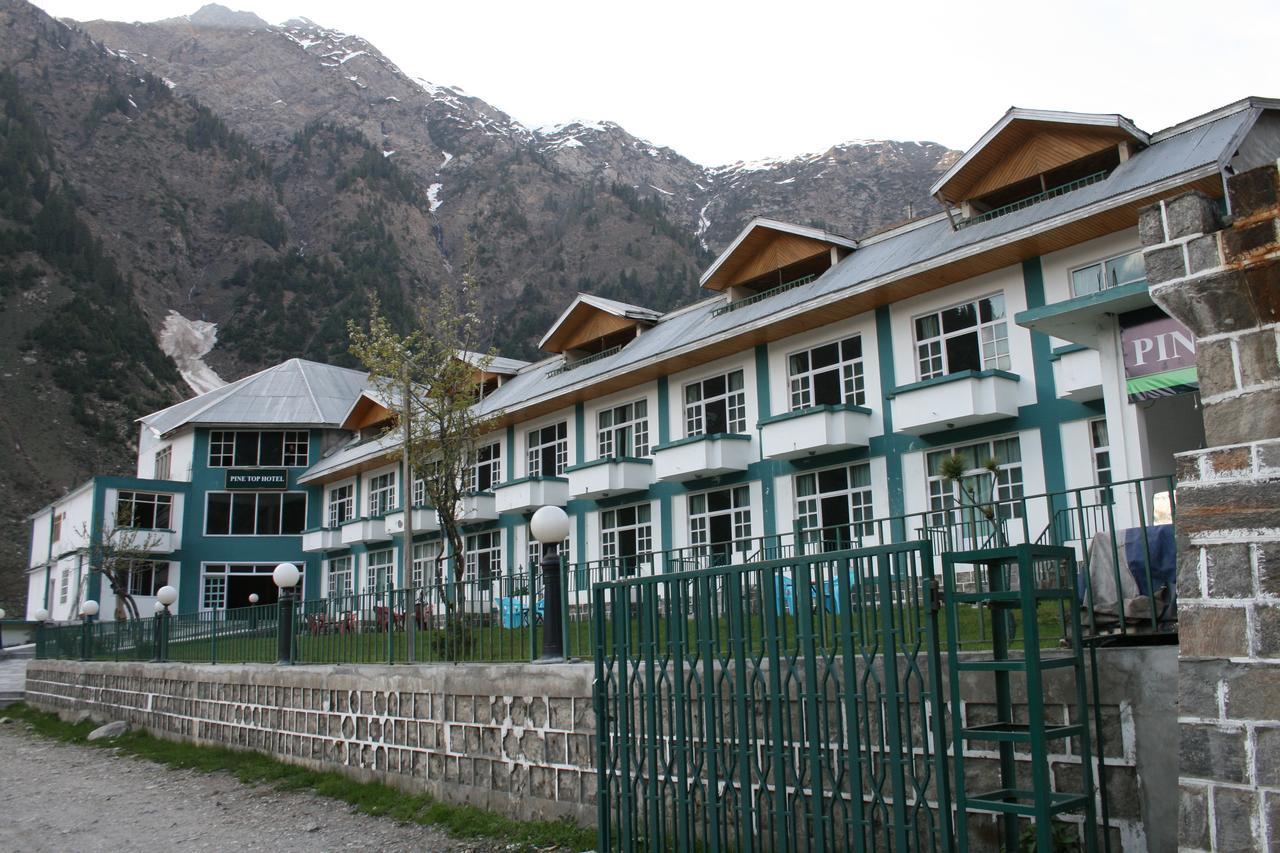 Pine Top Hotels Naran Eksteriør billede