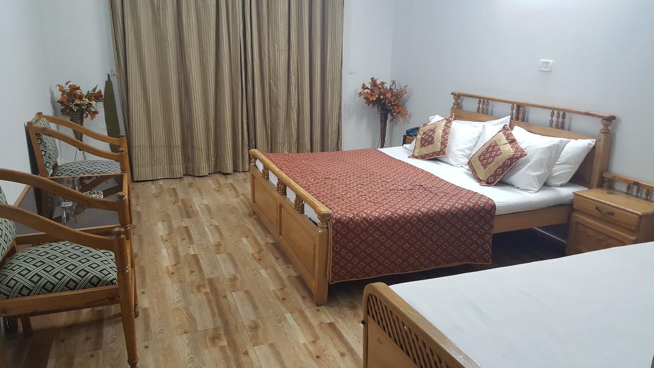 Pine Top Hotels Naran Eksteriør billede